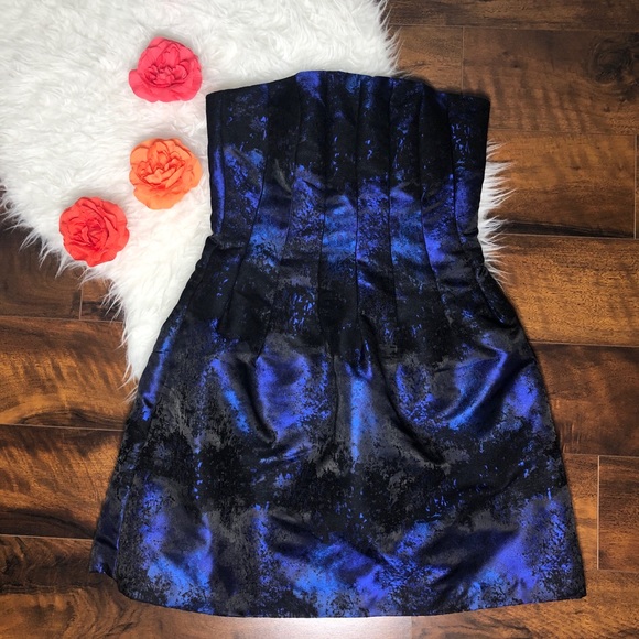 H&M Cocktail Strapless Bubble Dress. - Picture 2 of 8